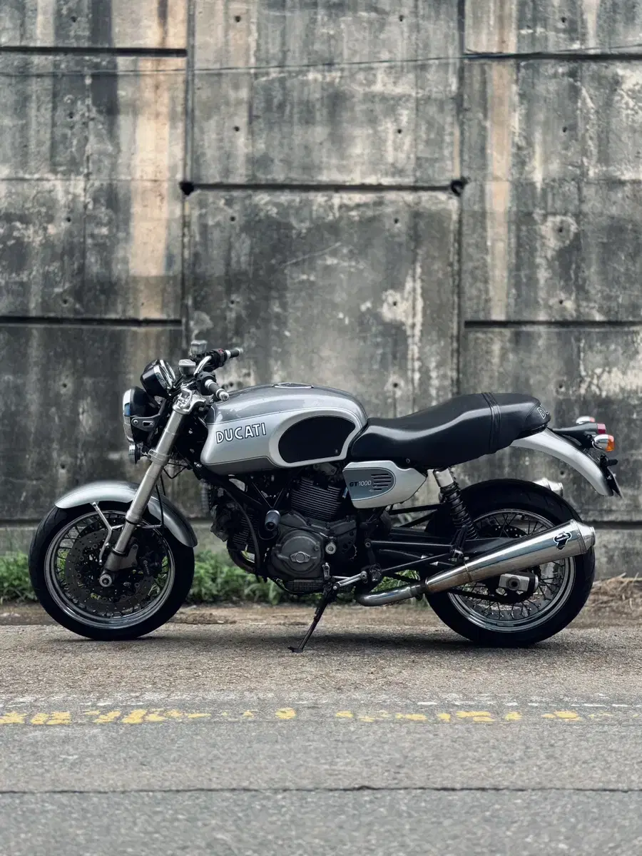 두카티 GT1000 DUCATI GT1000